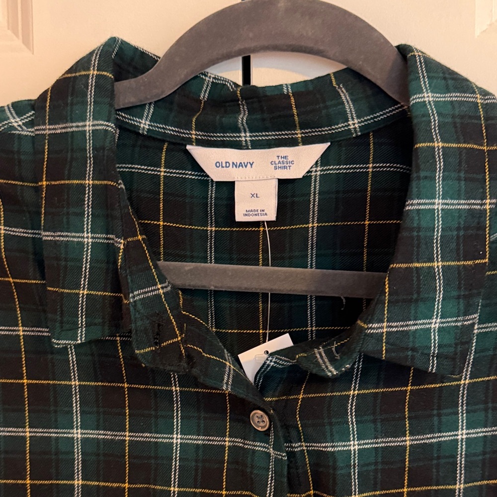 Old Navy Black & Dark Green Plaid Oversized Button-Down Shirt - Picture 2 of 6